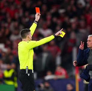 Por conta de expulsão, José Mourinho pode perder as oitavas da Champions League