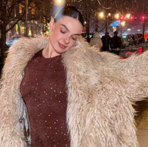 Isis Valverde celebra aniversário com vestido de R$ 12,3 mil em Aspen