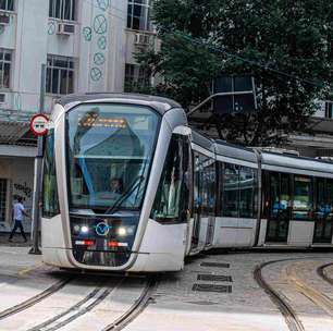 Homem é preso por jogar pedras contra VLT no Centro do Rio