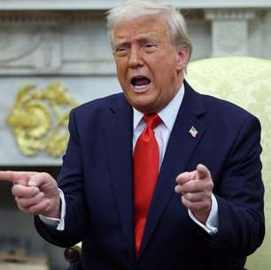 Donald Trump anuncia que aumentará tarifa global de 10% para 15%