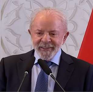 Lula responde críticas ao desfile de escola que o homenageou no Rio: 'Não sou o carnavalesco'