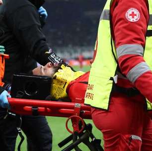 Jogador do Milan aparece sem dentes após fraturar mandíbula