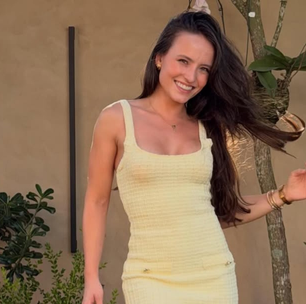 Larissa Manoela acerta com amarelo-manteiga e tricô em look de R$ 99