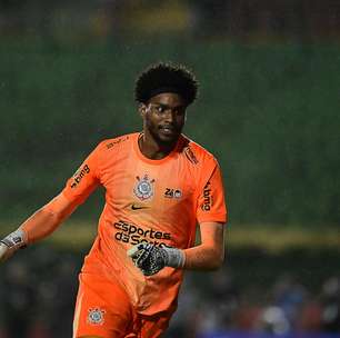 Dorival reafirma calendário duro do Corinthians e exalta Hugo Souza: 'Nível de seleção brasileira'