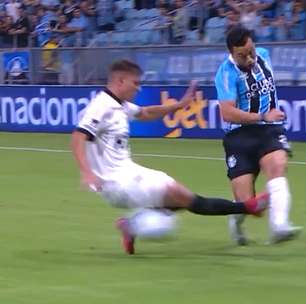 Vira o tornozelo': VAR recomendou expulsão de jogador do Atlético-MG contra o Grêmio