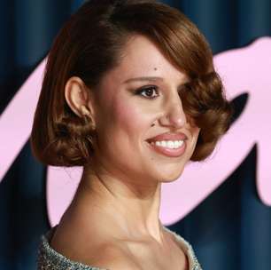 Raye reflete sobre desgosto amoroso no single emotivo 'Nightingale Lane'