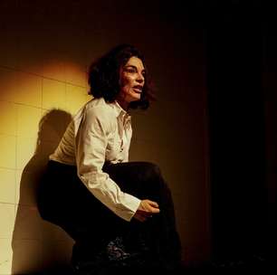 Mara Carvalho estrela Gala Dalí em curta temporada no Teatro Sérgio Cardoso