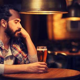 Saudade do ex? Veja os signos que mais mandam mensagem depois de beber