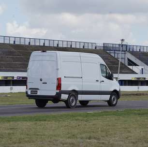 Mercedes Sprinter ganha câmbio automático no Brasil por R$ 274.300; já dirigimos