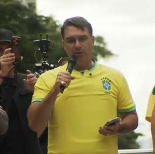 Flávio Bolsonaro ataca Lula, STF e exalta governo do pai em ato na Paulista; veja a íntegra do discurso