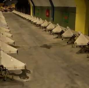 Irã divulga vídeo mostrando 'frota' de drones para guerra contra EUA e Israel