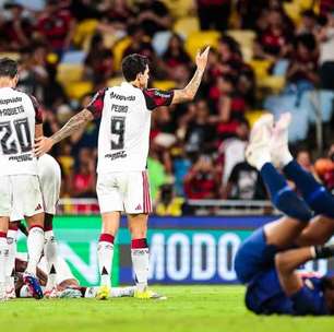 Flamengo massacra o Madureira por 8 a 0 e confirma Fla-Flu na final do Carioca