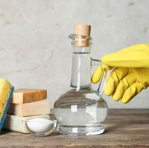 Truque com vinagre para deixar o piso brilhando sem gastar muito