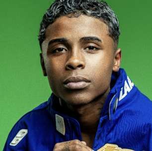 MC Meno K, com 11 músicas no Hot 100, assina com a Warner Music Brasil