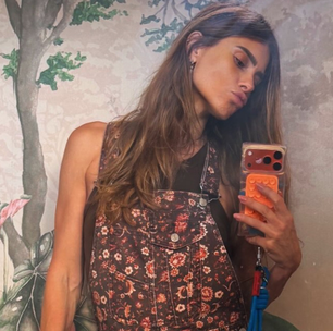 Carolina Dieckmmann usa boho chic com macacão de R$ 1.289