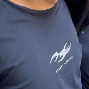 Réu por estupro coletivo se entregou com camiseta escrito 'não se arrependa de nada'