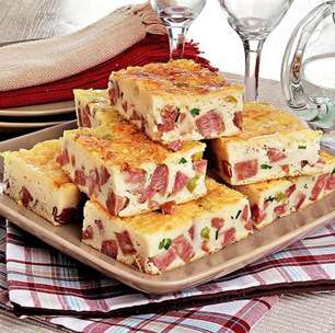 Torta de calabresa de liquidificador que fica pronta em menos de uma hora