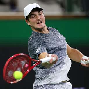 'Fenômeno' e 'impressionante': imprensa internacional exalta João Fonseca após duelo contra Sinner