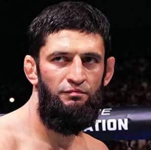 Ex-campeão projeta adversário mais difícil para reinado de Khamzat Chimaev: 'Ele é estranho'