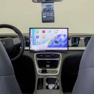 Geely promove evento nas concessionárias para atualizar EX2 com Apple CarPlay e Android Auto