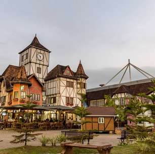 Com sua fundação em 1850 por imigrantes alemães, a cidade catarinense tornou-se a capital nacional da cerveja e sede da maior Oktoberfest do país