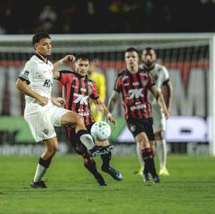 Atlético perde para o Vitória e se aproxima do Z4 do Brasileirão