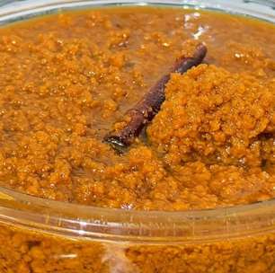 Doce de leite ambrosia, um doce de leite talhado tradicional que é de comer lambendo os dedos