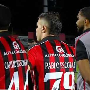 Vitória homenageia Wagner Moura em triunfo sobre o Atlético