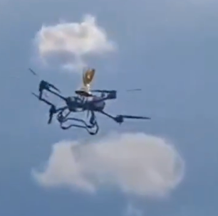 Drone com troféu despenca em estadual e viraliza nas redes; veja
