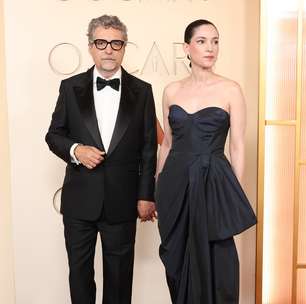 Elenco de 'O Agente Secreto' chega ao tapete vermelho do Oscar 2026