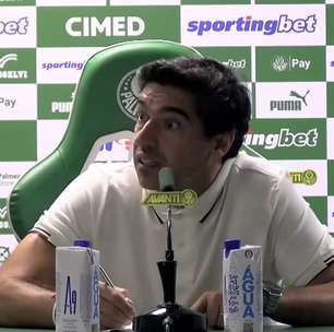 Abel Ferreira reclama do calendário e diz que grama brasileira é 'lenta' se comparada à europeia