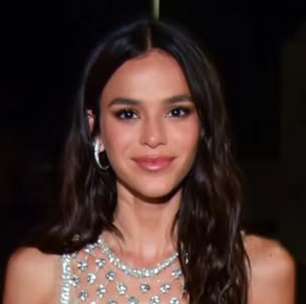Bruna Marquezine viraliza com reação inusitada ao ser questionada sobre Shawn Mendes