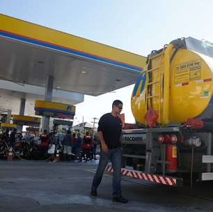 Petrobras e distribuidoras negam existir desabastecimento de combustíveis
