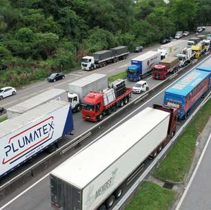 Caminhoneiros articulam greve nacional em resposta à alta do diesel