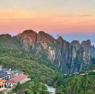 Subida radical: pico na China exige fôlego com quase 4 mil degraus