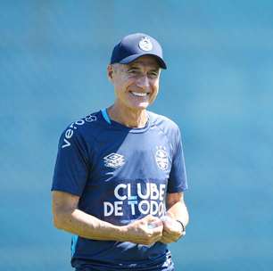 Dor de cabeça "boa" para Luís Castro: disputa no ataque pode mudar o Grêmio contra o Vitória
