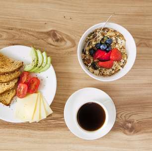 Esses alimentos não podem faltar no café da manhã para começar o dia com energia de forma saudável