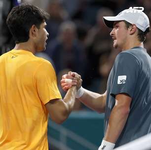 João Fonseca cai diante de Alcaraz e admite: 'vou dormir pensando no que faria diferente'