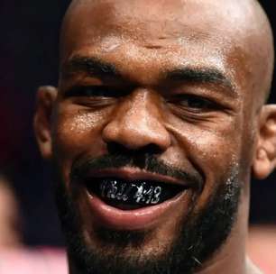 Embaixador! Jon Jones vira cidadão russo e anuncia parceria com liga de boxe sem luvas