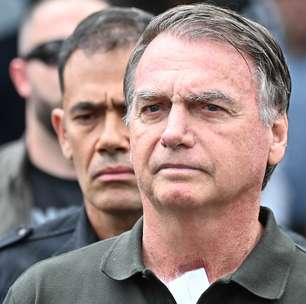 Bolsonaro recebe alta da UTI e é transferido para quarto de hospital em Brasília