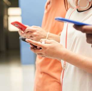 Médicos brasileiros criam tratamento para adolescentes com dependência digital