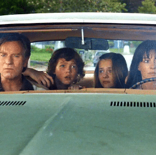 Anne Hathaway estrela ficção científica promissora assista