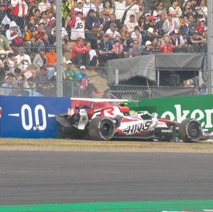 F1: Forte acidente de Bearman no Japão beneficia Antonelli e Bortoleto, e expõe problemas do novo regulamento