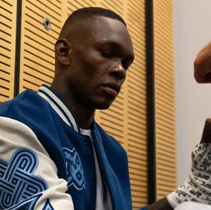 Israel Adesanya expõe dor após derrota e reforça volta por cima no UFC: 'Eu prometo a vocês'