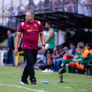 Sport 'sofre', conta com expulsão e Márcio Goiano dispara: "Futebol é assim"