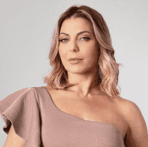 Sheila Mello aciona Justiça após calote e pede mais de R$ 10 mil em indenização