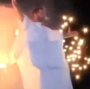 Vídeo mostra figurino de Henri Castelli em chamas durante espetáculo 'Paixão de Cristo' em SP