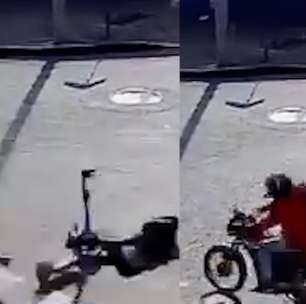 Jovem de patinete avança sinal vermelho e é atingido por motocicleta em Belo Horizonte