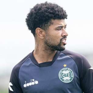 Lucas Ronier chega a 100 jogos pelo Coritiba: "Orgulho e gratidão"