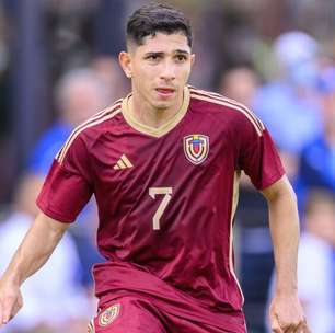 Craque do Fluminense, Savarino é atacado por compatriota